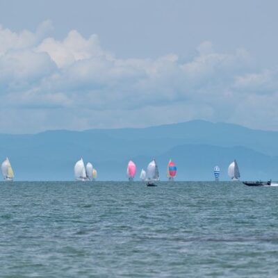 Hồ Biwa nước ngọt lớn nhất Nhật Bản với rất nhiều sân chơi nước